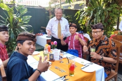 Table-Manner-di-SMA-Kuta-Pura-1